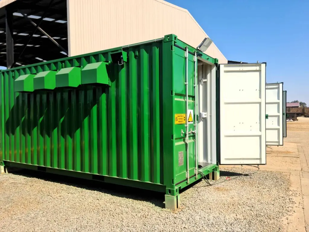 For this renewable energy application, the E-House is equipped with a heat exchanger and extraction fans ensuring the correct temperature is adhered to.