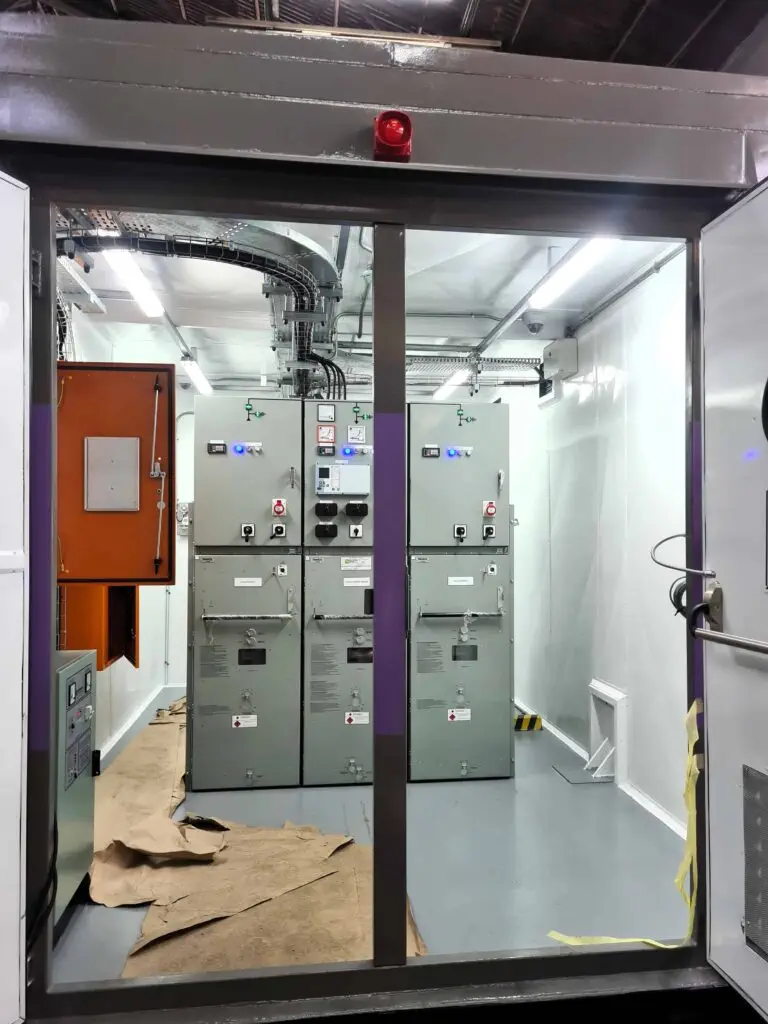 In its modular substation solutions for data centres, Trafo Power Solutions typically provides a dry-type transformer and medium voltage switchgear.